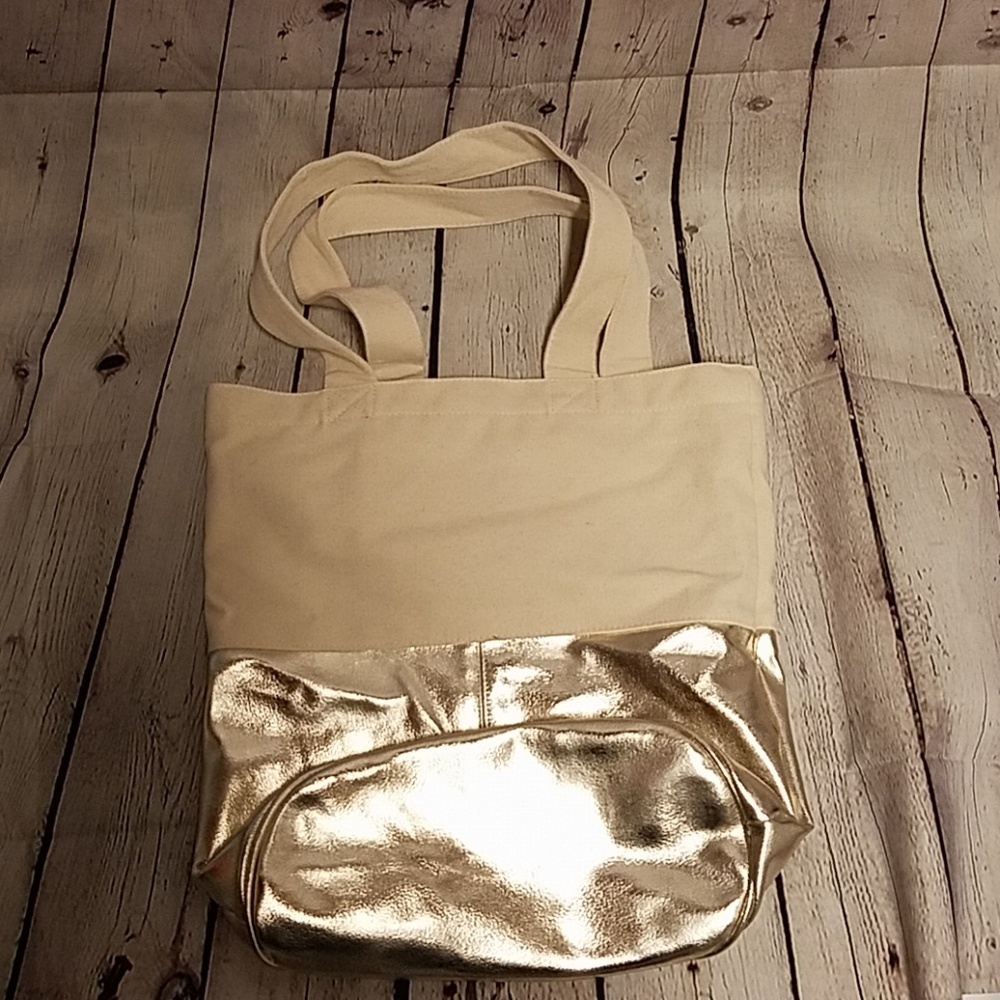 NWOT! Charming Charlie Tote